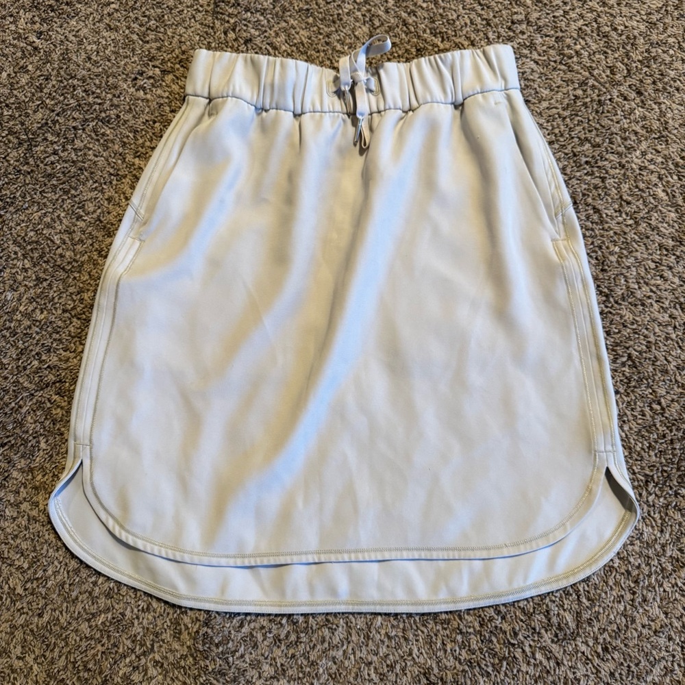 Lululemon‎ On The Fly Skirt Size 6 Silverstone